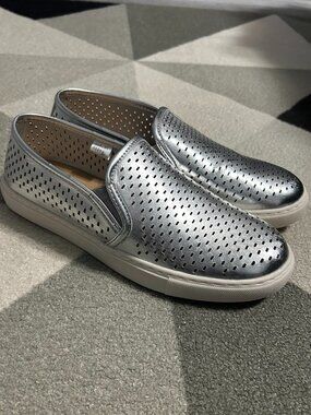 Brash Crave Silver Metallic Perforated Slip-On Casual Shoes Sneakers Women's 9.5